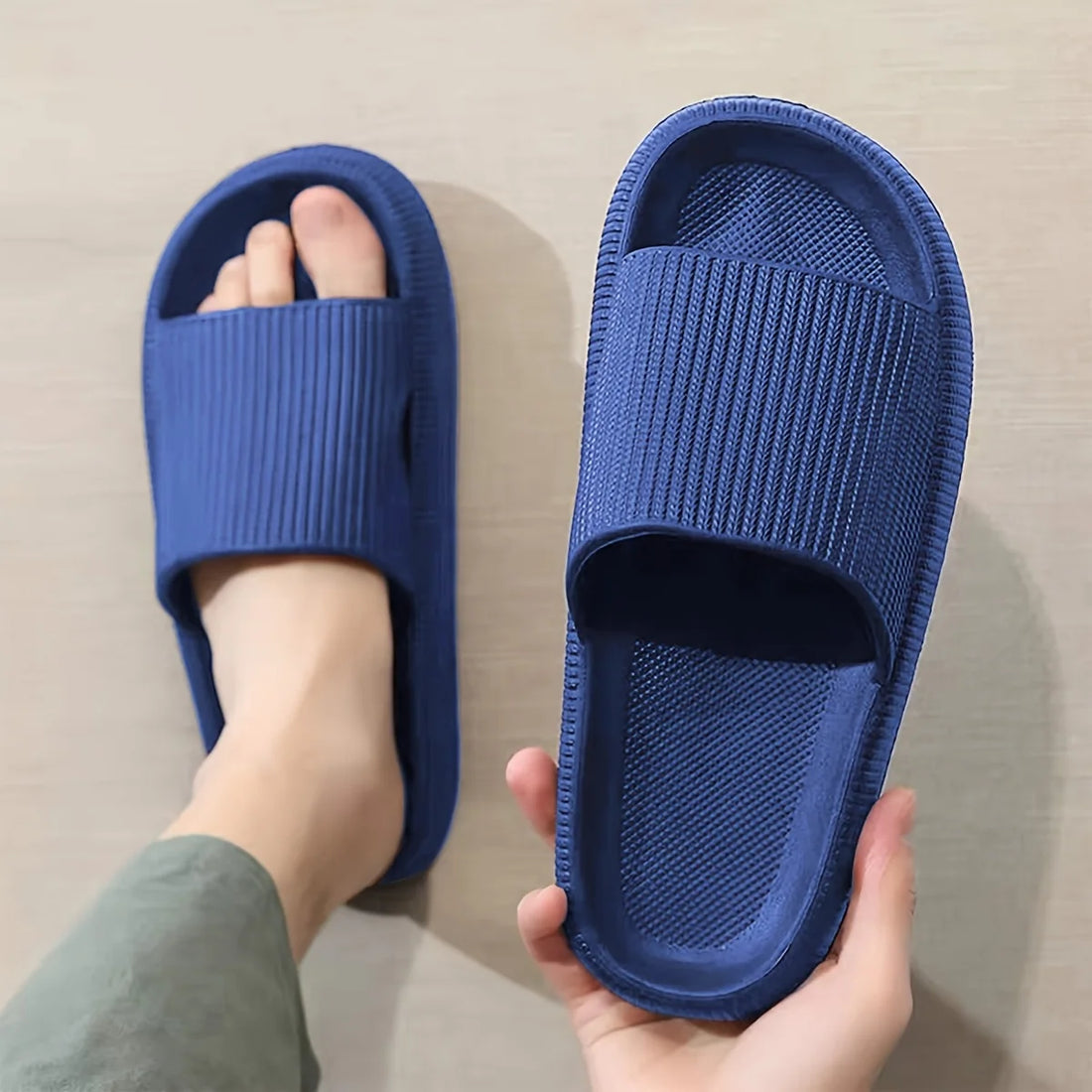 Men's Thick Bottom EVA Indoor Home Slippers Anti-Slip Suitable for Outdoor Wear Comfortable Home Slippers for Men