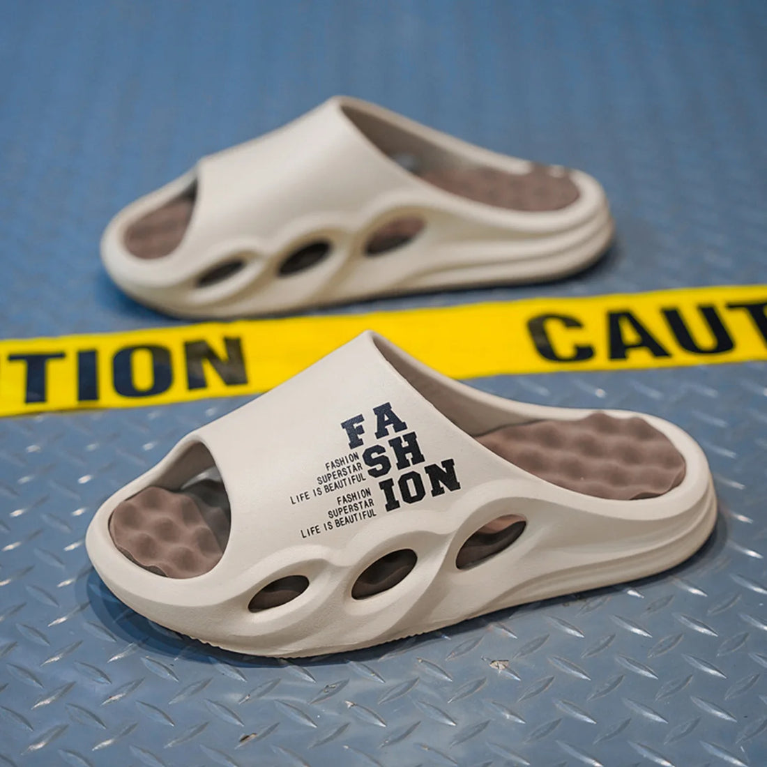 Men Fashion Massage Slippers Indoor/Outdoor Sandals Beach Flip Flop Thick Sole Male Slides Summer Non-Slip Men Shower Slippers