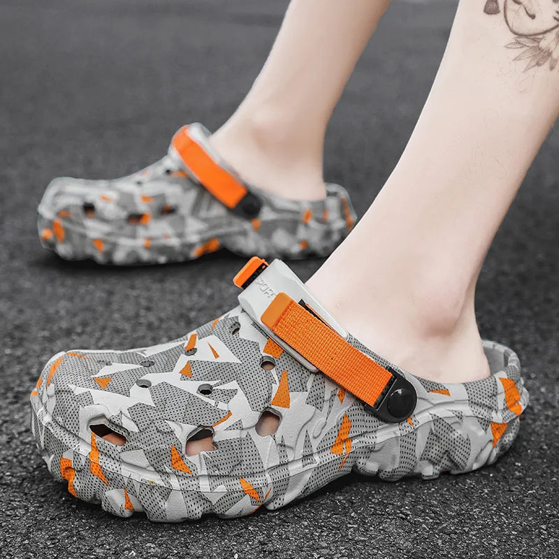 New Men's Clogs Slippers Sandal Male Garden Shoes Flat Camouflage Sandals Male Sneakers Outdoor Flip Flops Home Clogs