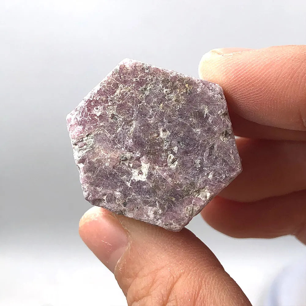 100g Bulk Natural Stone Raw Red Corundum Ruby Crystals Minerals Healing Stones Gemstones Reiki Home Decor Garden Decoration Gift