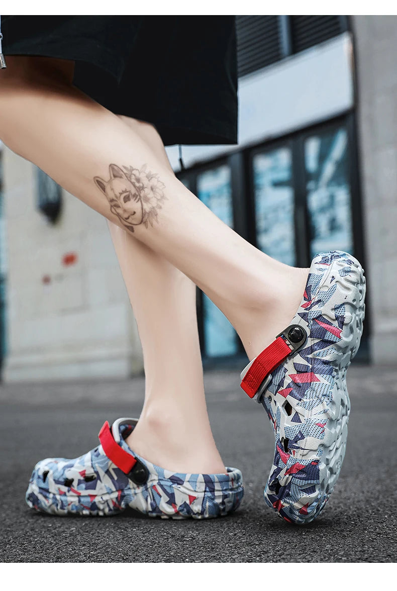 New Men's Clogs Slippers Sandal Male Garden Shoes Flat Camouflage Sandals Male Sneakers Outdoor Flip Flops Home Clogs