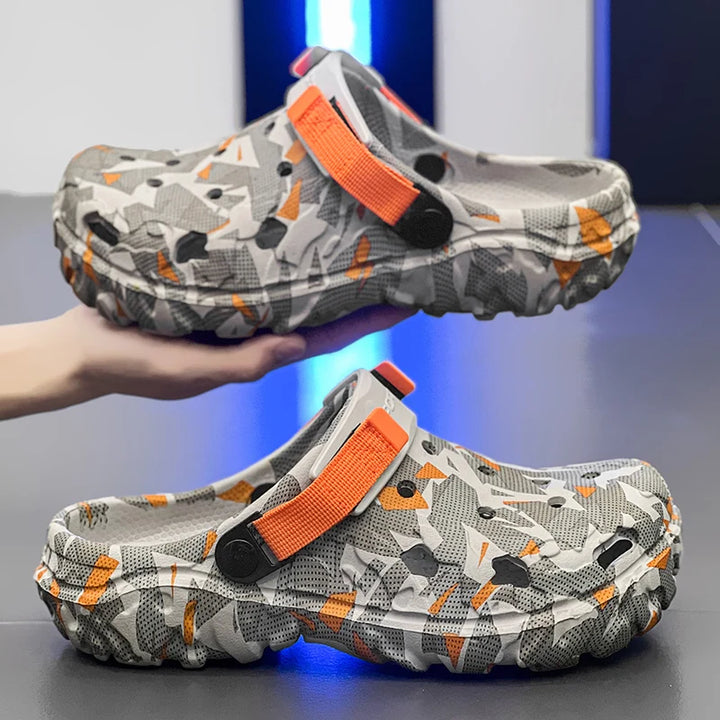 New Men's Clogs Slippers Sandal Male Garden Shoes Flat Camouflage Sandals Male Sneakers Outdoor Flip Flops Home Clogs