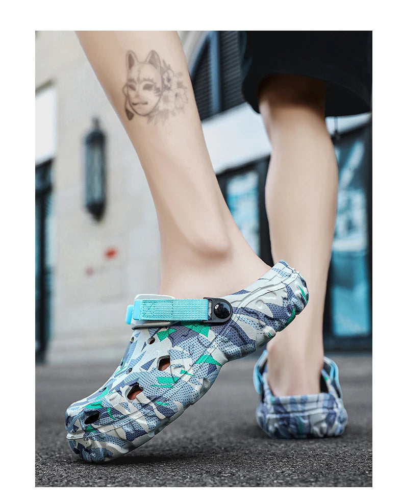 New Men's Clogs Slippers Sandal Male Garden Shoes Flat Camouflage Sandals Male Sneakers Outdoor Flip Flops Home Clogs