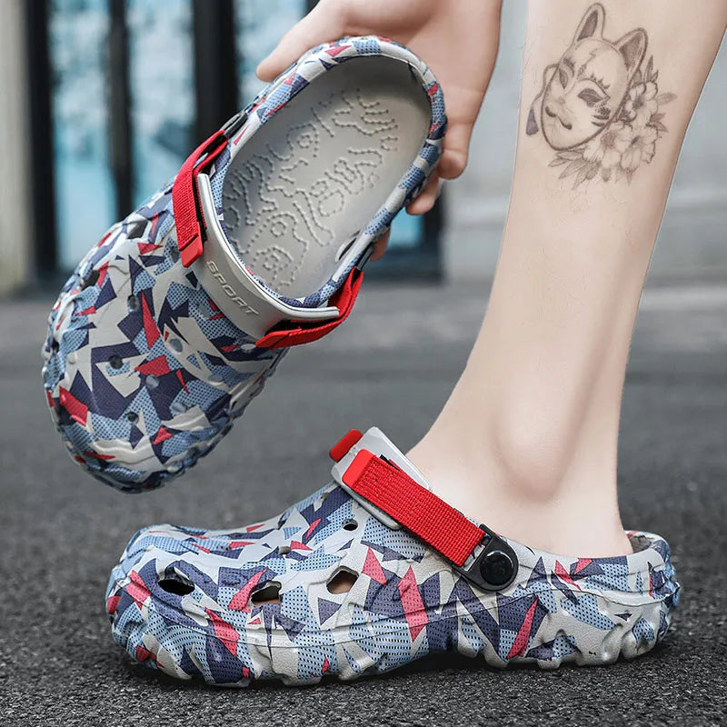 New Men's Clogs Slippers Sandal Male Garden Shoes Flat Camouflage Sandals Male Sneakers Outdoor Flip Flops Home Clogs