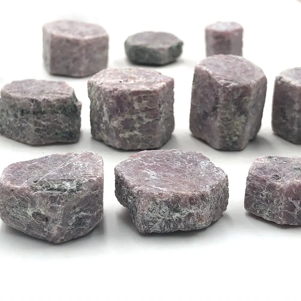 100g Bulk Natural Stone Raw Red Corundum Ruby Crystals Minerals Healing Stones Gemstones Reiki Home Decor Garden Decoration Gift