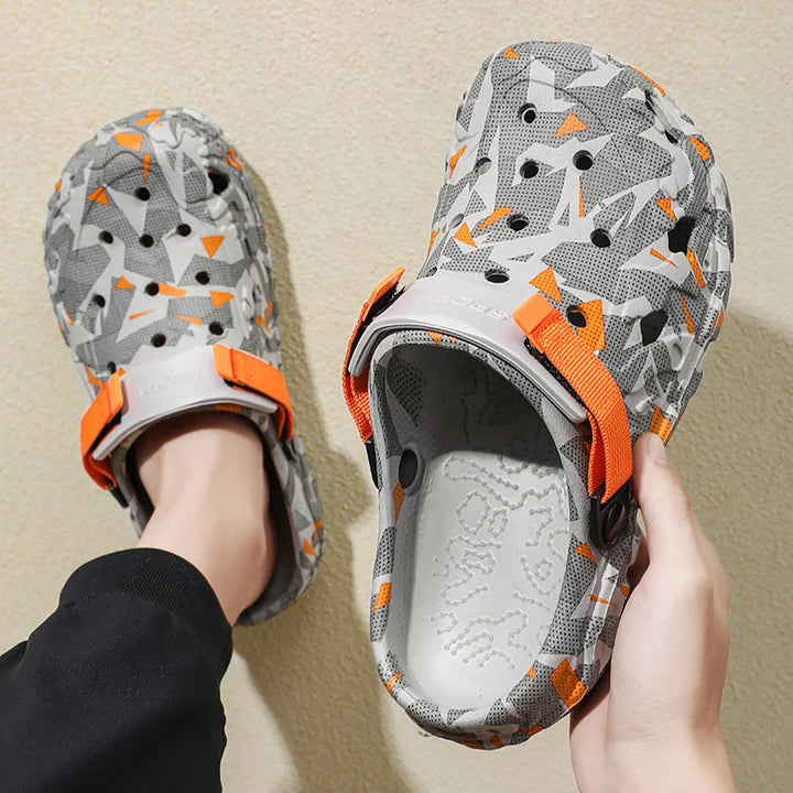 New Men's Clogs Slippers Sandal Male Garden Shoes Flat Camouflage Sandals Male Sneakers Outdoor Flip Flops Home Clogs